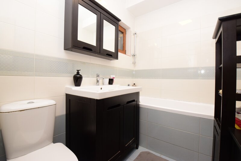 1 Decembrie, Pallady, 3 camere, bloc 2008, etaj 1/3, 2 parcari si boxa