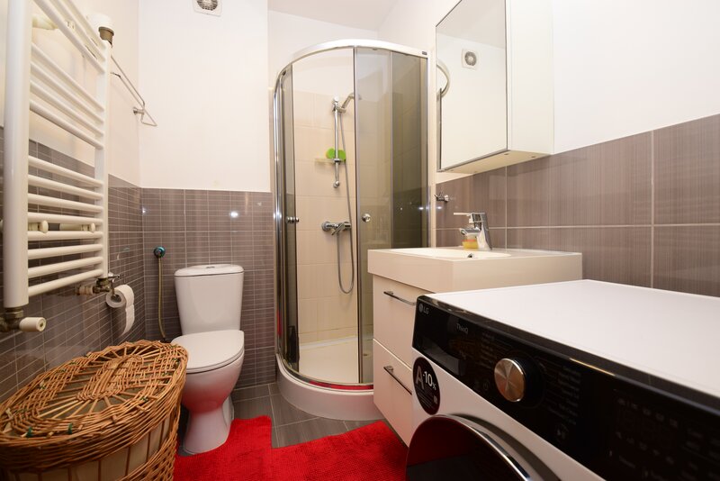 1 Decembrie, Pallady, 3 camere, bloc 2008, etaj 1/3, 2 parcari si boxa